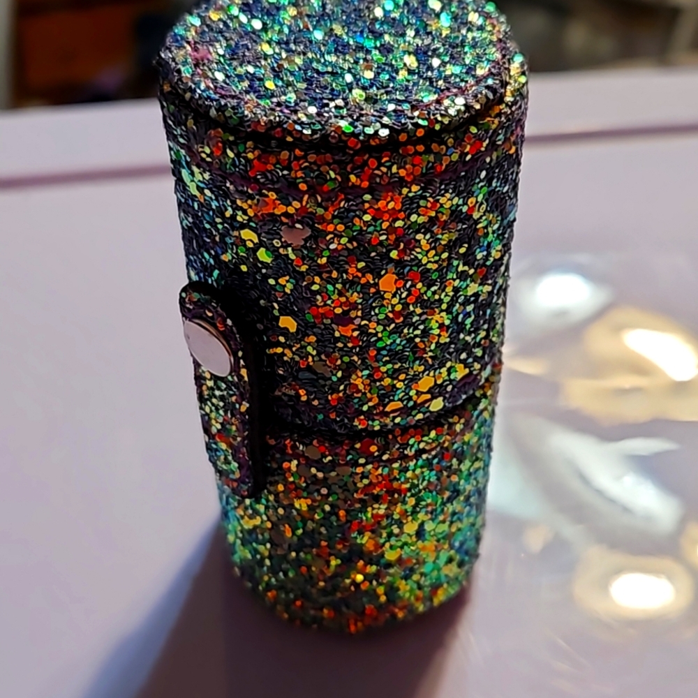 Cute travel brush set in glitter container